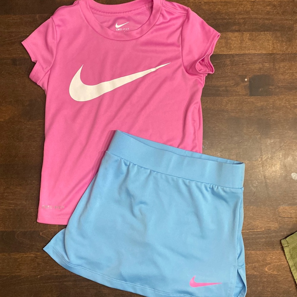 NEW Nike girls set! only tried on, never worn!